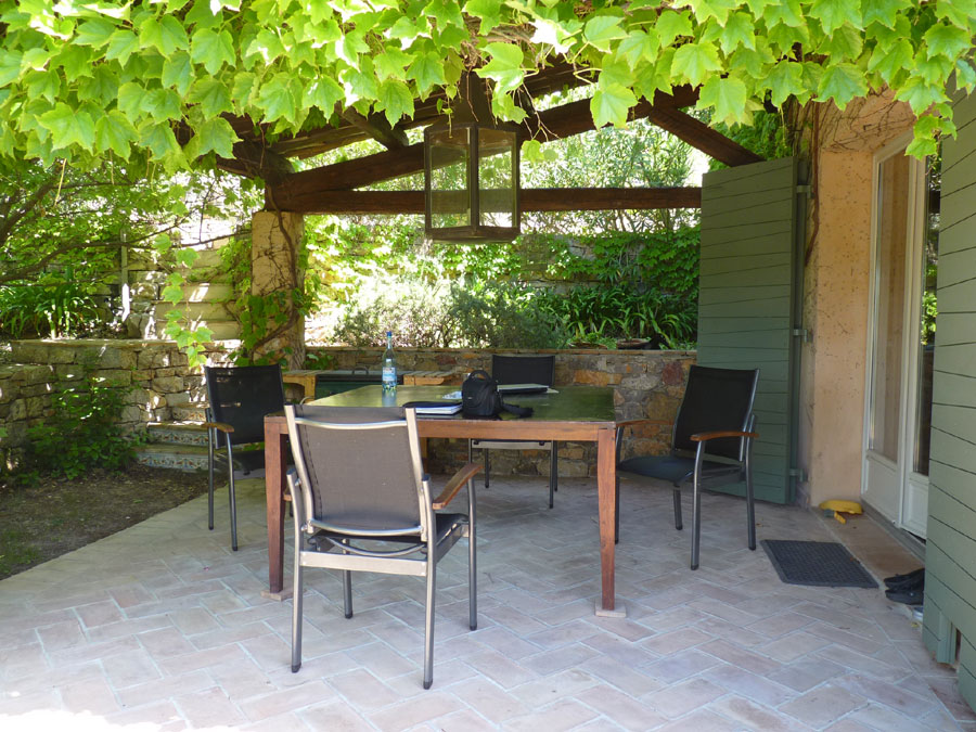 On a lovely plot of 2500 m2, house of about 200 m2 of living space ... Dressing 6 m2